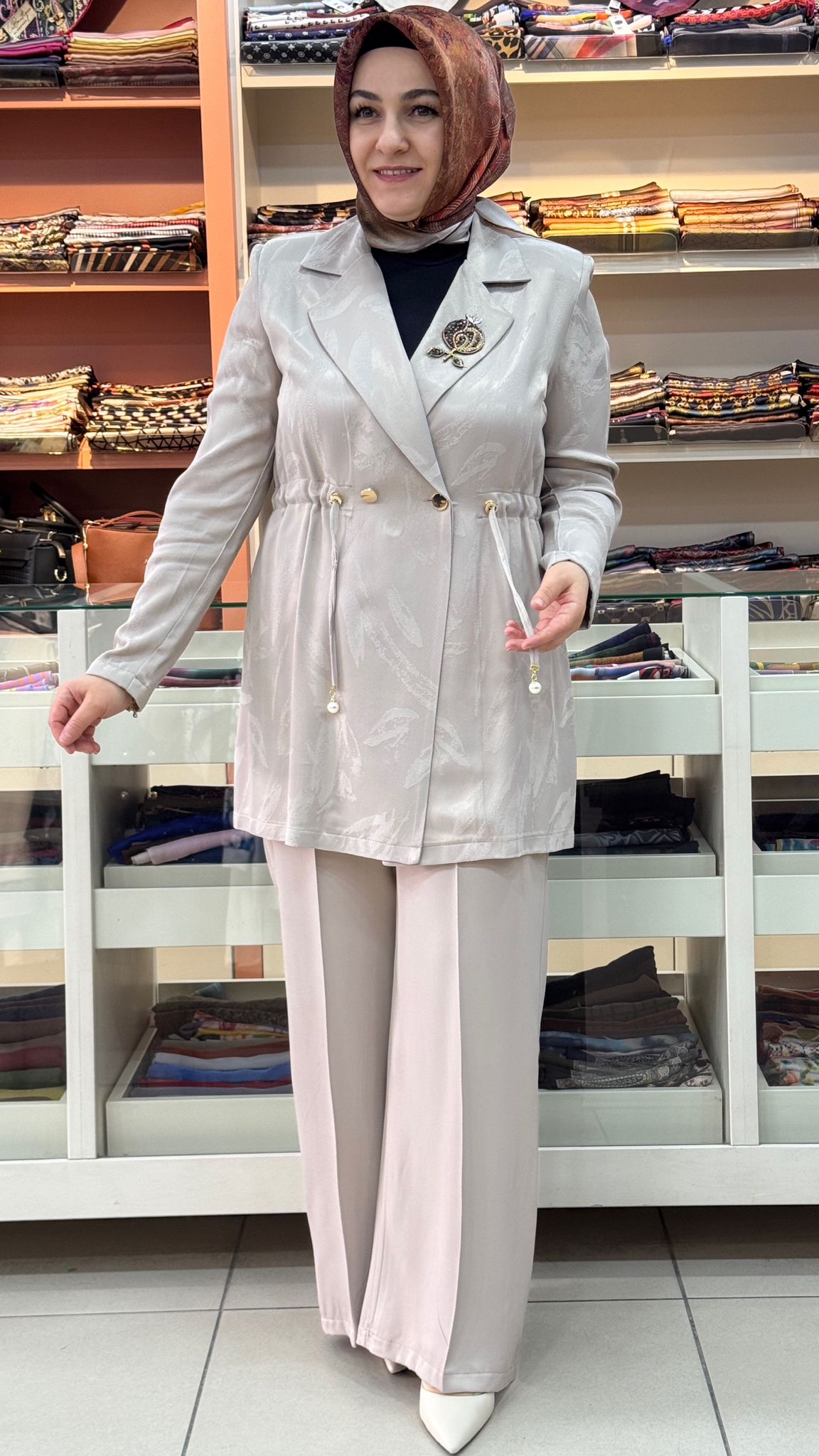 Dua&MisS - Beli Büzgü Ve Broş Detaylı Blazer Takım Taş / 3021