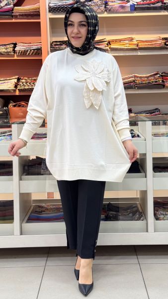 Büyük Çiçek Detaylı Triko Tunik Krem/12550