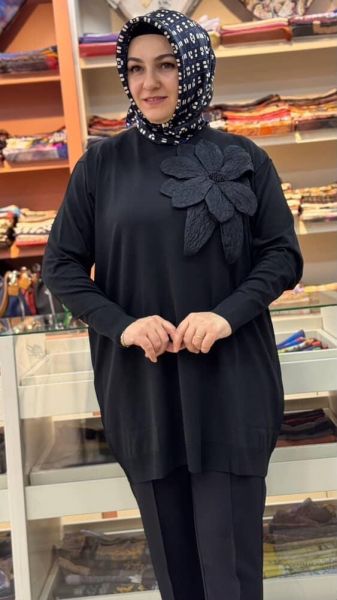 Büyük Çiçek Detaylı Triko Tunik Siyah/12550