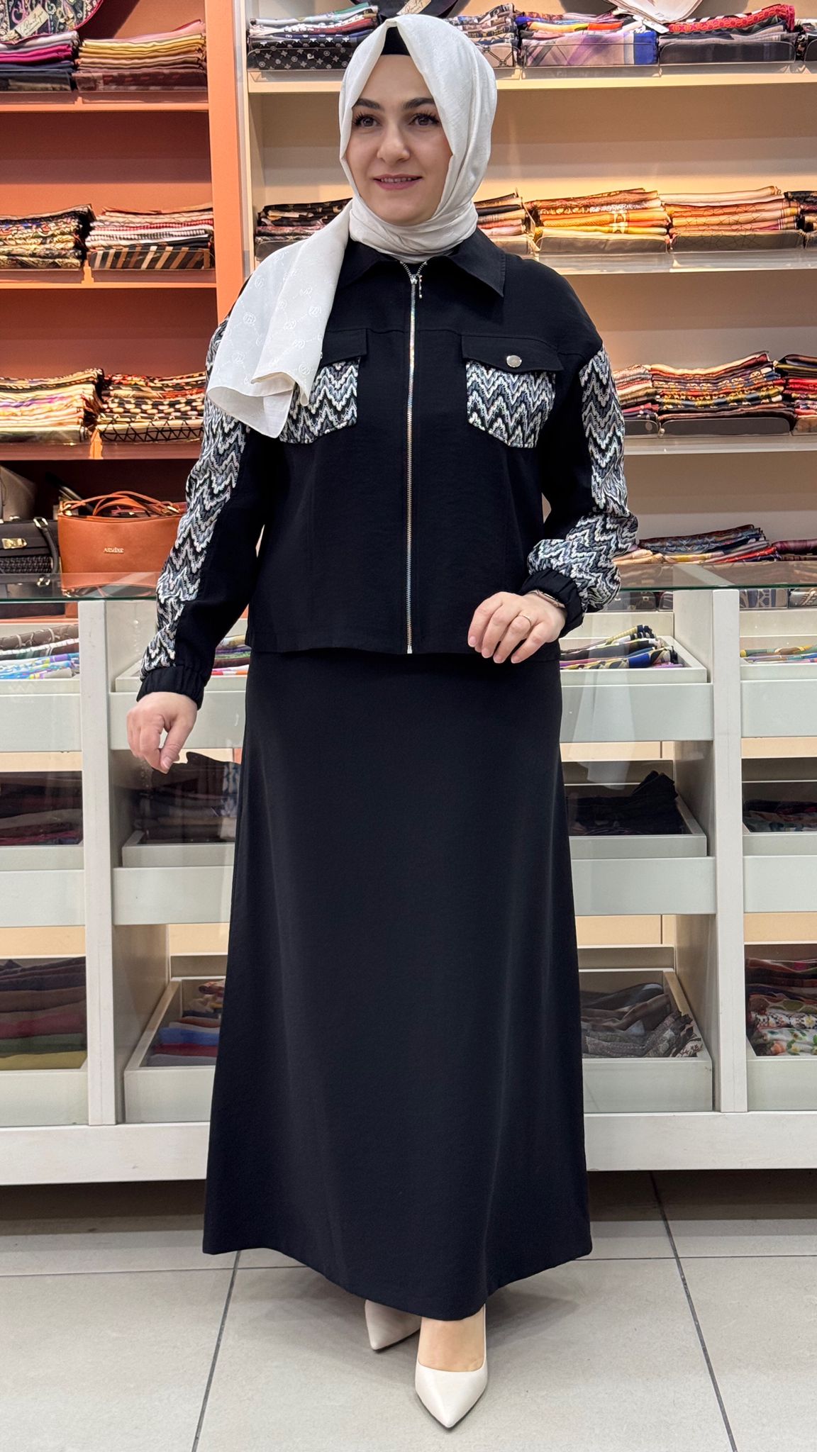 ESSE - Cebi Ve Kolları Desenli Etekli Takım Siyah/3030