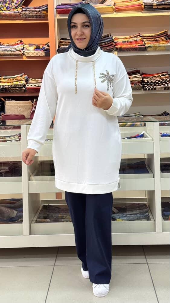 Güner Moda - Degaje Yaka Çiçek Ve Zincir Detaylı Tunik Ekru/1856