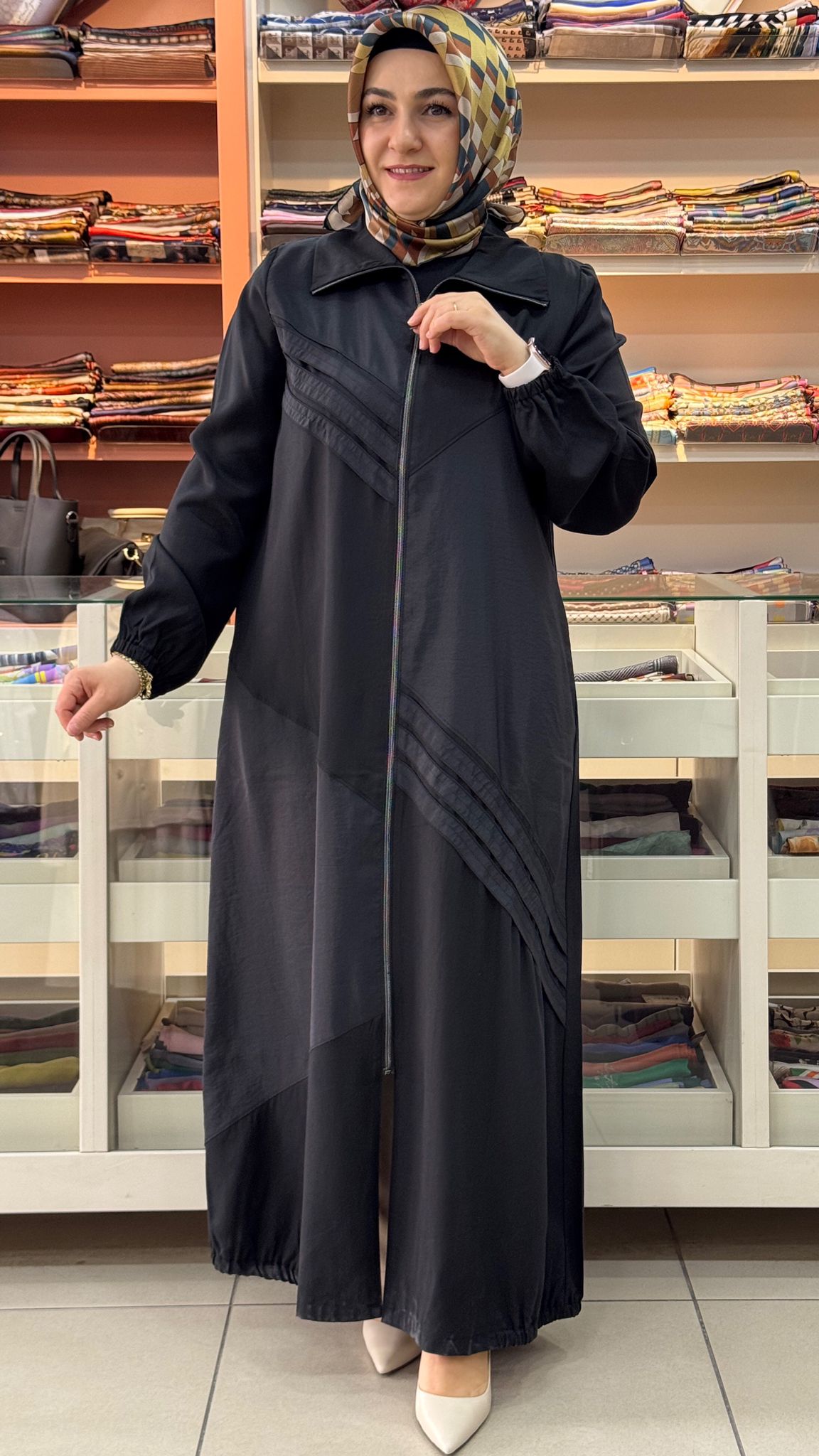 MICCA - Dik Yaka Paraşüt Detaylı Ferace Siyah/261528 