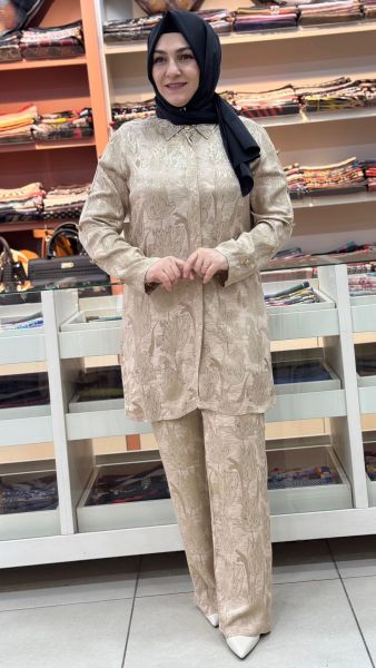 Gül Düğmeli Jakarlı Takım Bej/6078