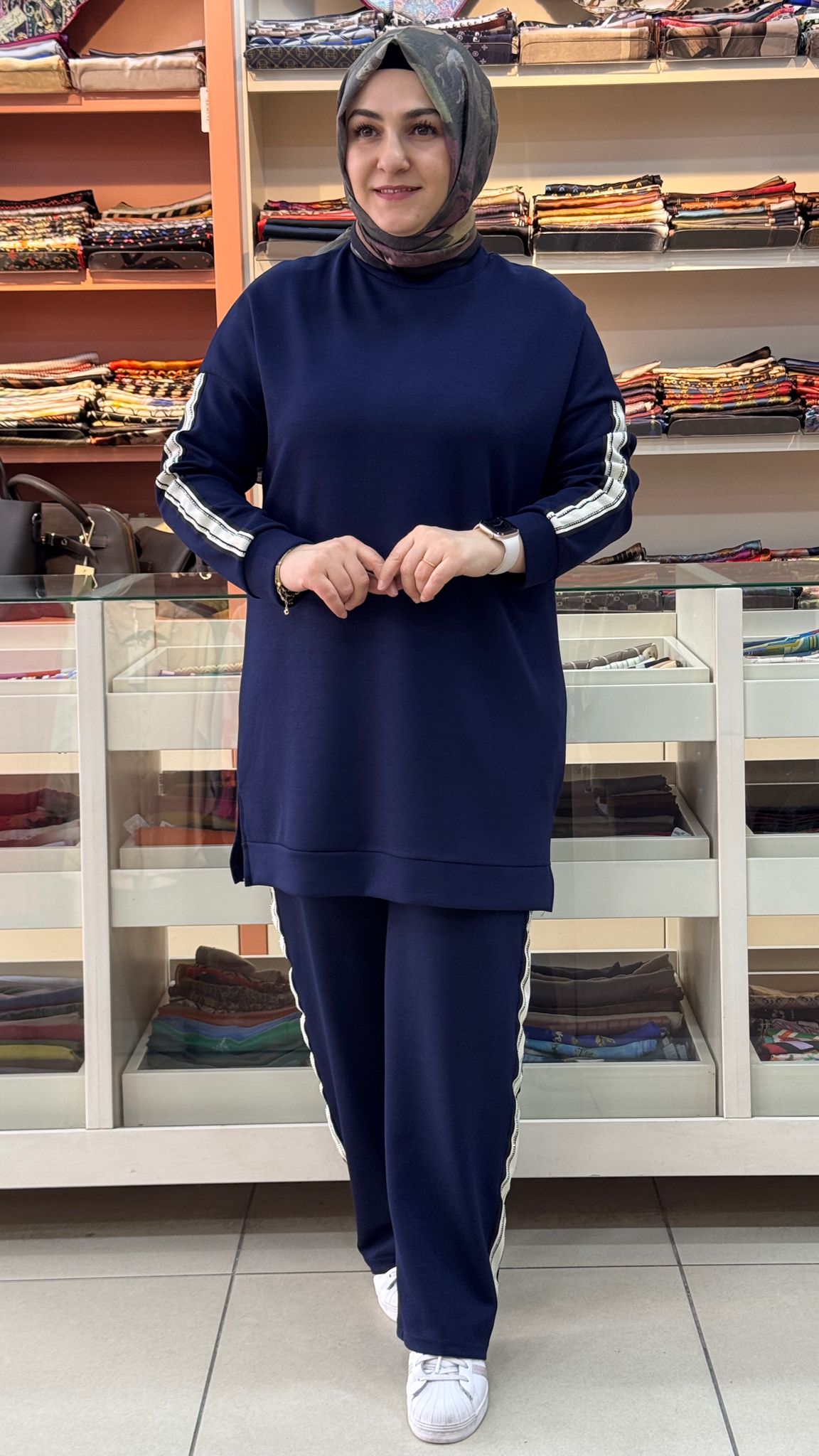 İnza Moda - Kenarları Taş Detaylı Takım Lacivert/1885