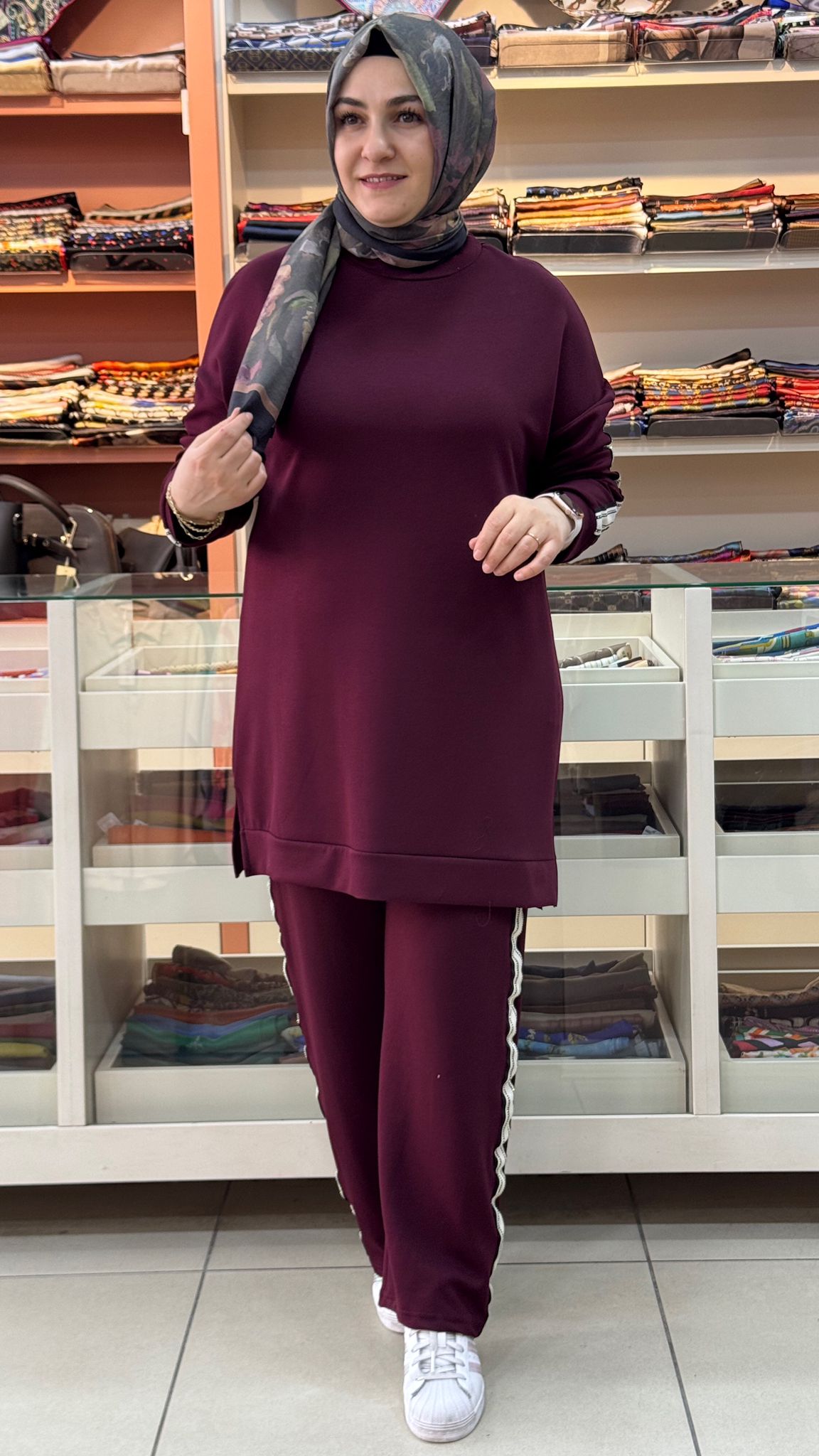 İnza Moda - Kenarları Taş Detaylı Takım Bordo/1885