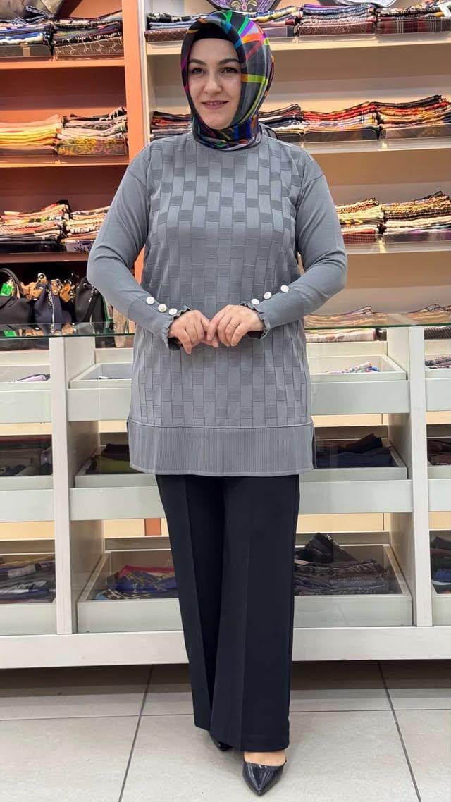 inza moda - Kolu Düğme Detaylı Dama Desen Triko Tunik Gri/1021