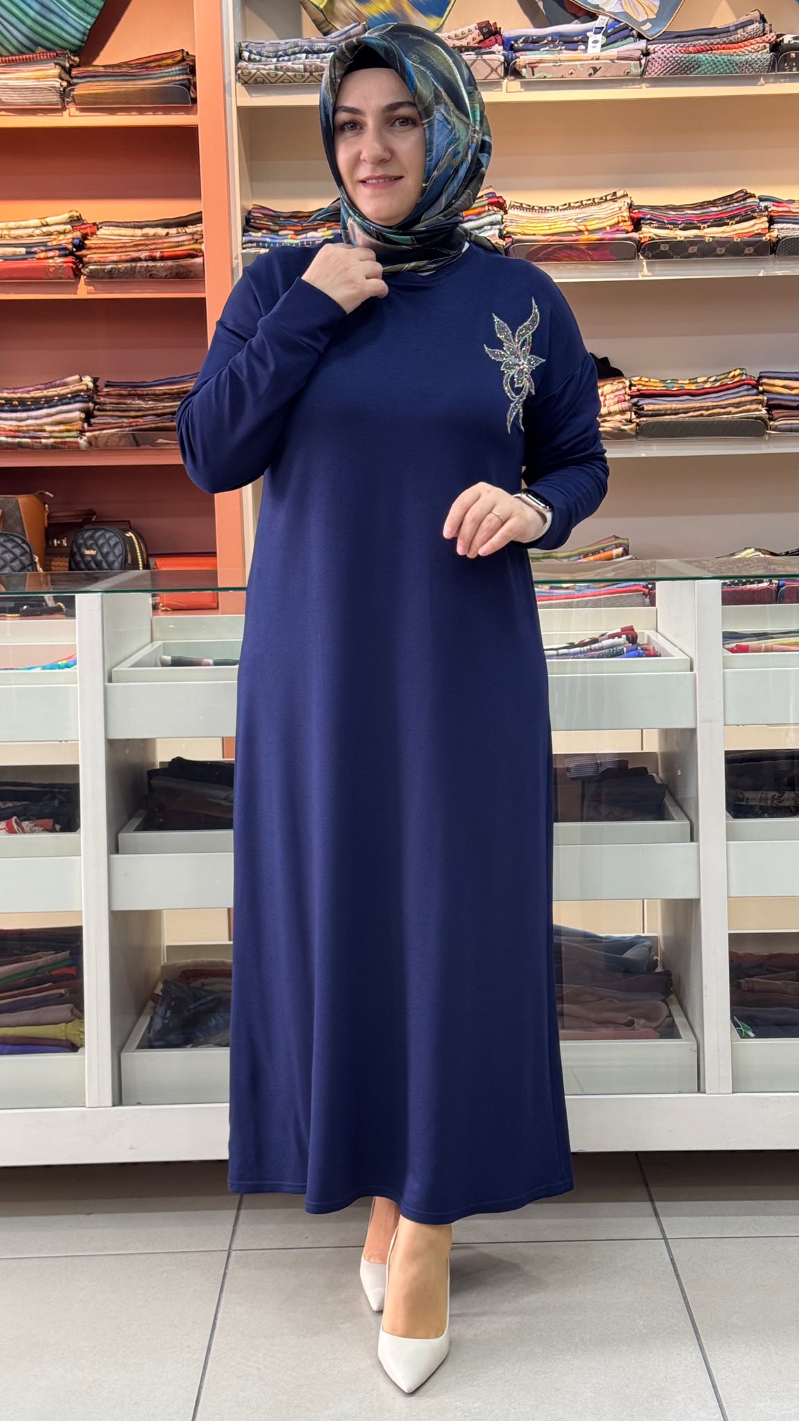 İZEL - Kristal Çiçekli Taş Detaylı Penye Elbise Lacivert / 5283