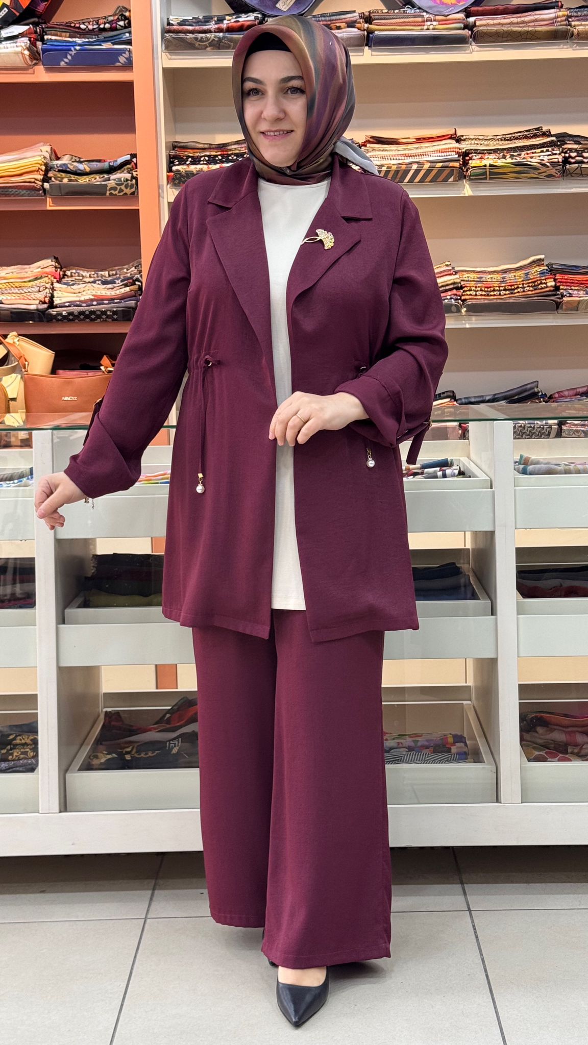 Morİpek - Kruvaze Yaka Belden Büzgülü Broşlu Takım Bordo/2602