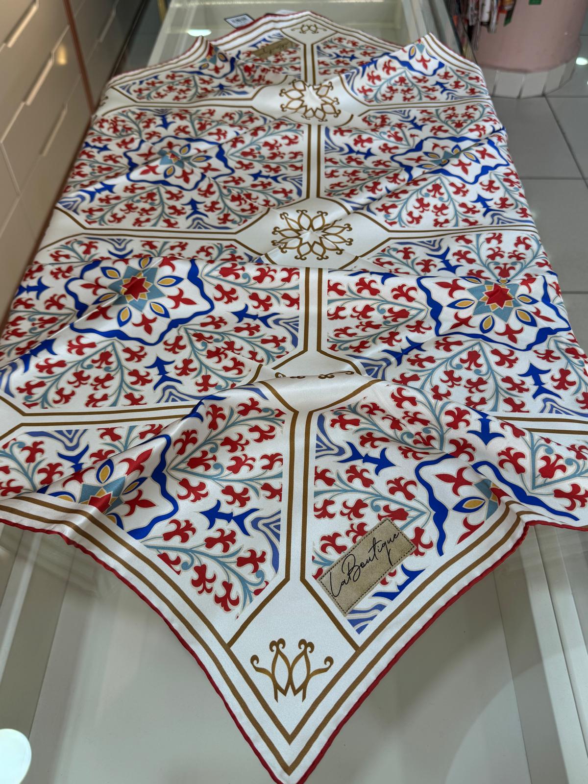  - La Boutique Sura İpek Eşarp/2206-01