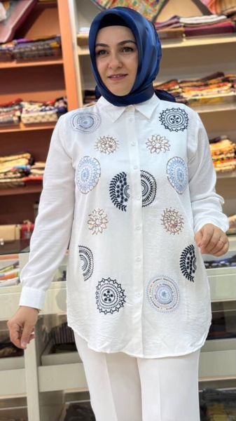 Nakış İşlemeli Ve Pul Detaylı Tunik Ekru/2914