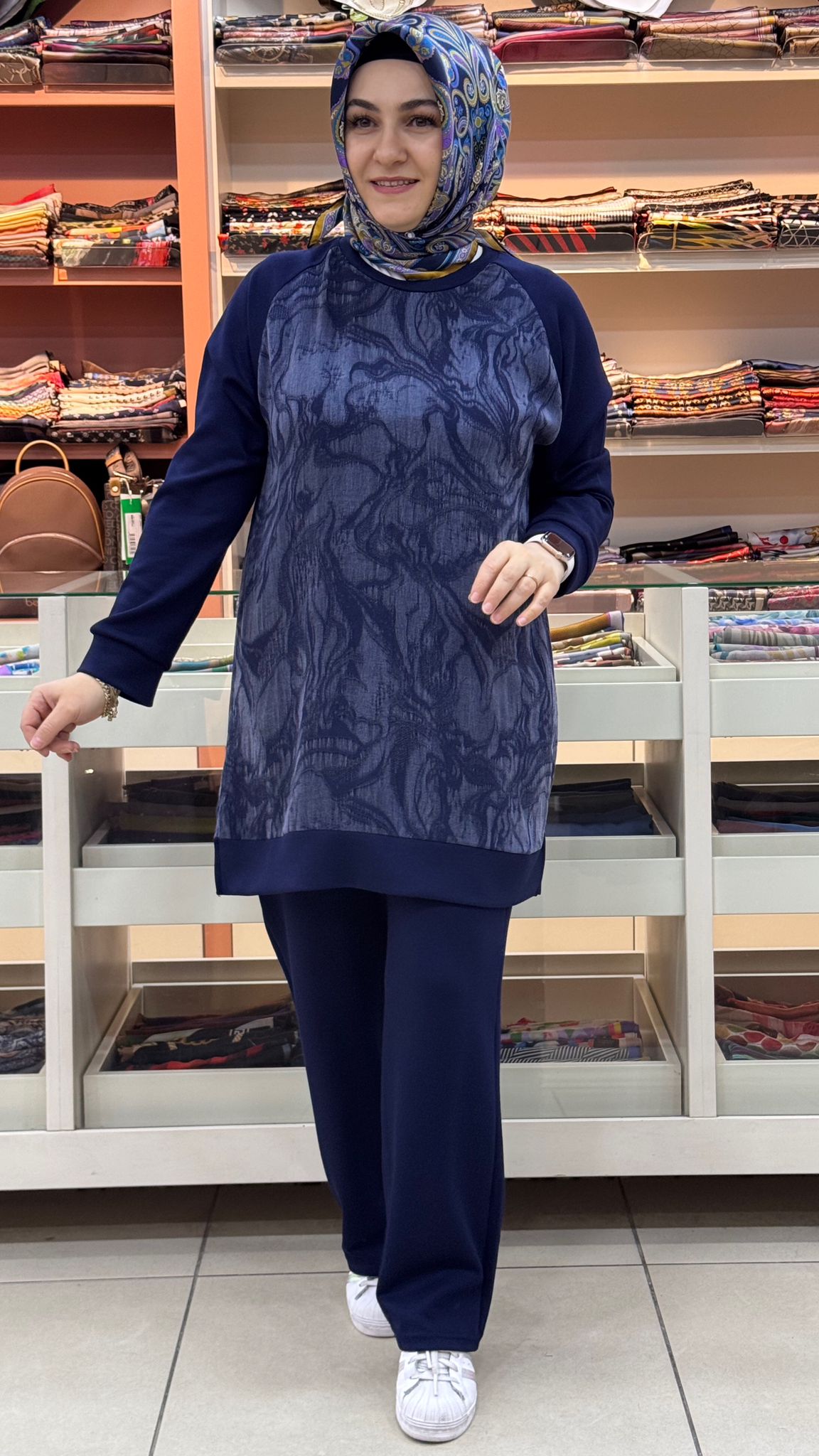 inza moda - Önü Desenli Yırtmaçlı Pantolonlu Takım Lacivert/1884