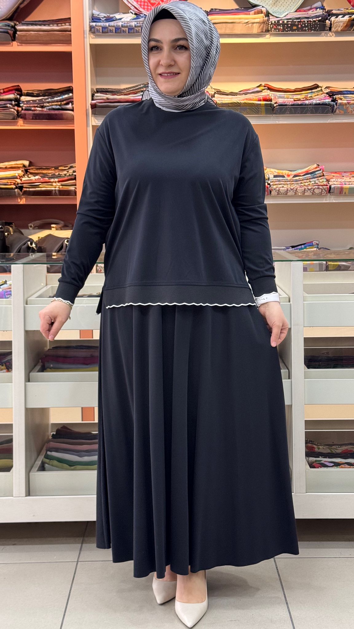 Ahi - Ribanası Şerit Detaylı Etekli Takım Siyah/14021