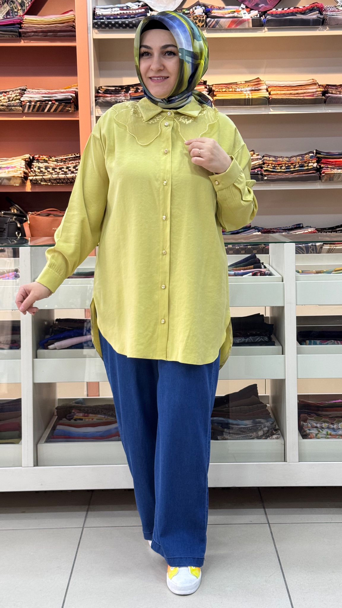 İnza Moda - Yakası Organze Tül Detaylı Tunik Yağ Yeşili / 1883