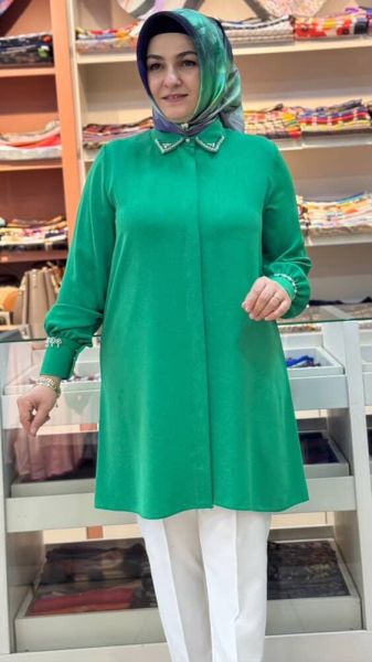 Yakası ve Kolu Boncuk Detaylı Tunik Benetton Yeşili/4050