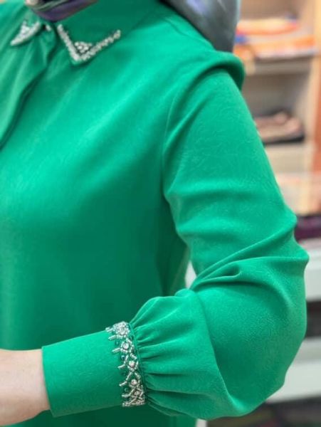 Yakası ve Kolu Boncuk Detaylı Tunik Benetton Yeşili/4050