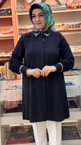 Yakası ve Kolu Boncuk Detaylı Tunik Siyah/4050