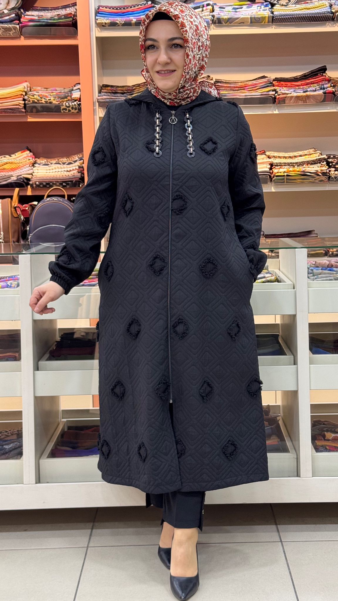 Berelance - Zincir Ve Kapşon Detaylı Kendinden Desenli Kap Siyah/72301